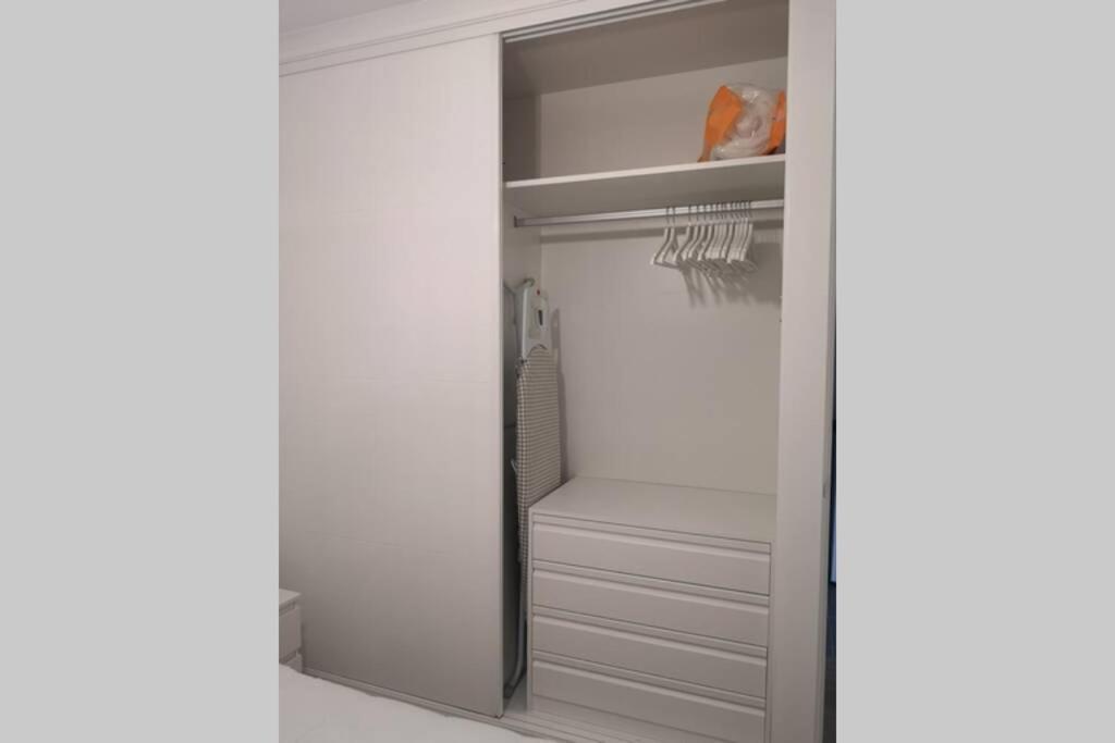 Apartamento Piso moderno con garaje en el centro de Vigo Exterior foto
